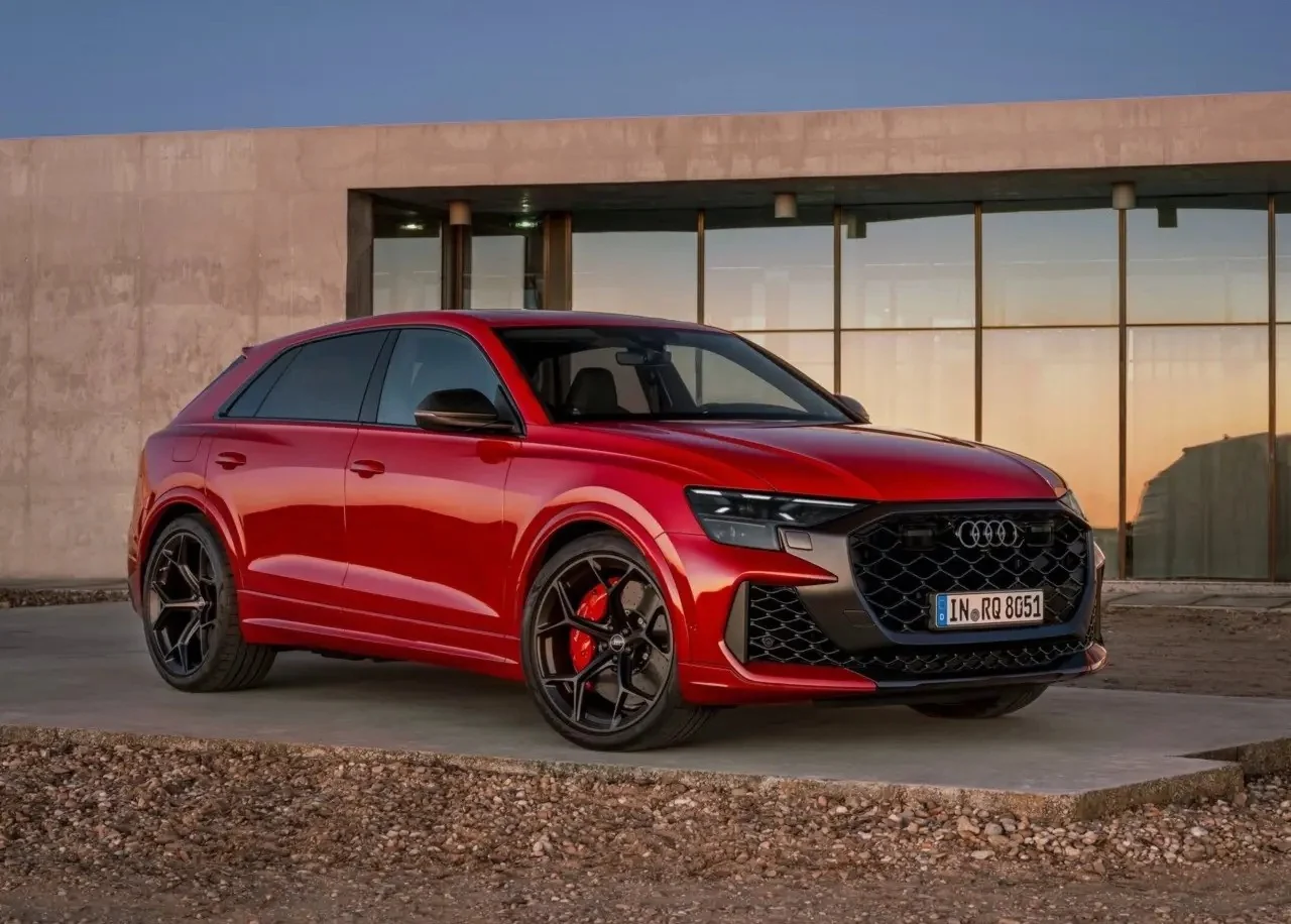 Audi RSQ8