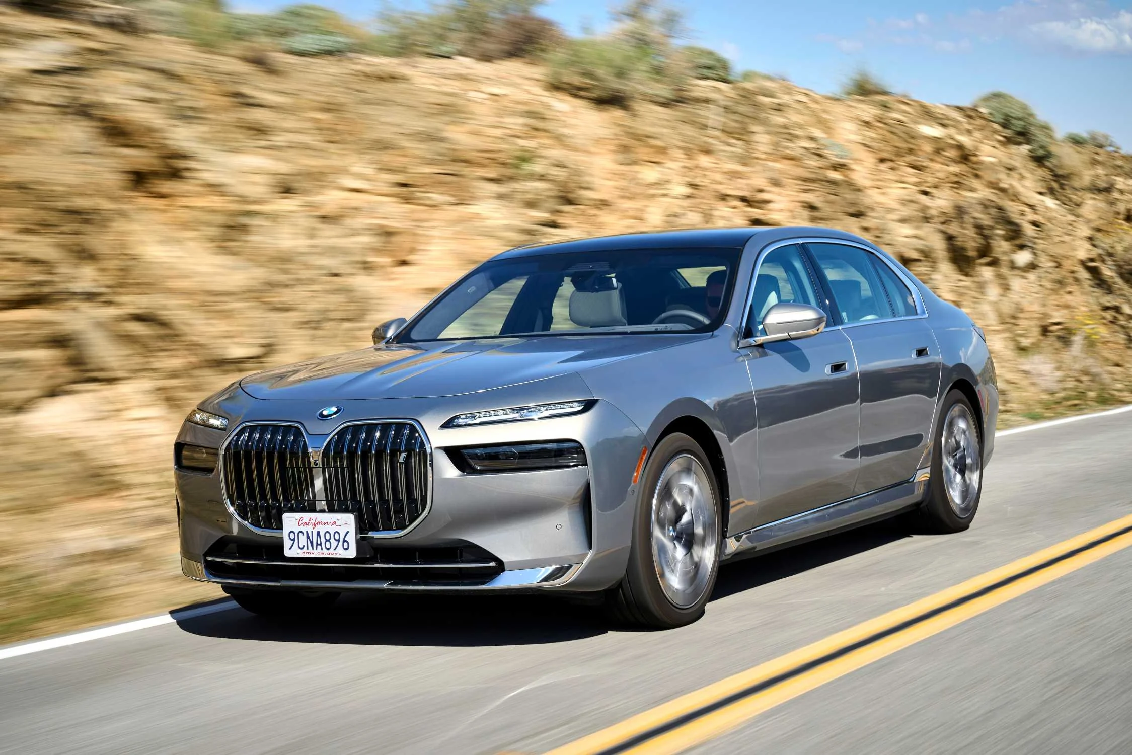 BMW i7